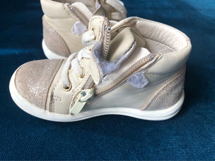 Chaussures taille 22 - photo numéro 3