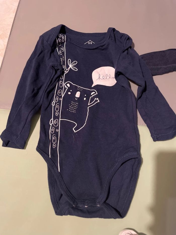 Mot de 3 bodies 12 mois - photo numéro 6