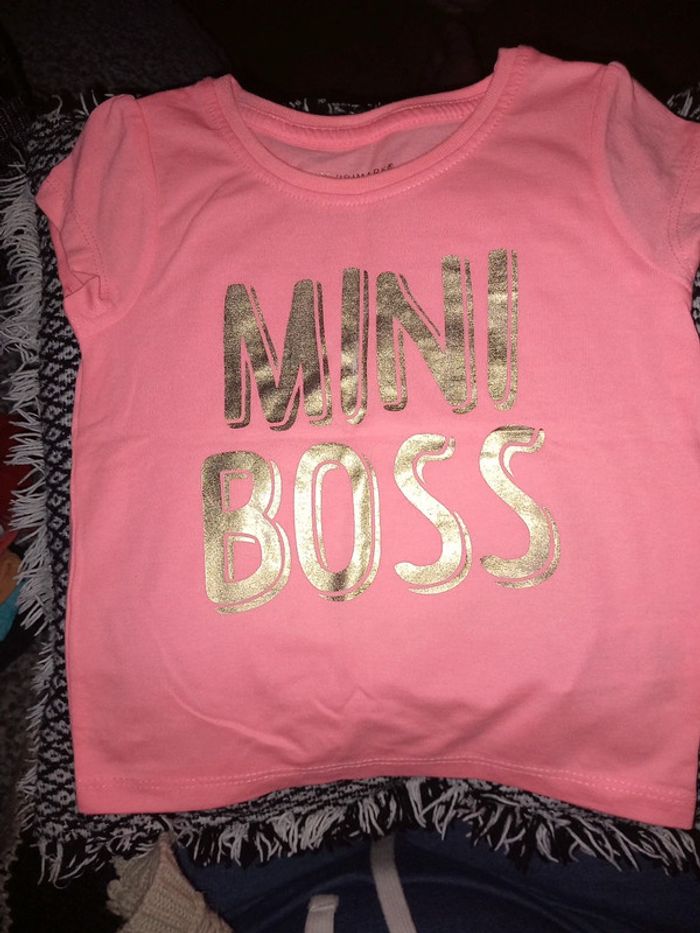 T-shirt taille 86cm 12/18mois primark - photo numéro 1