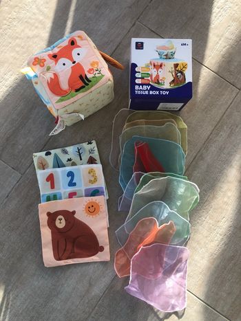 Boîte à mouchoirs bébé hahaland