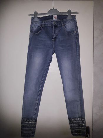 jeans slim élasthane perle et séquin en bas des jambes taille 38