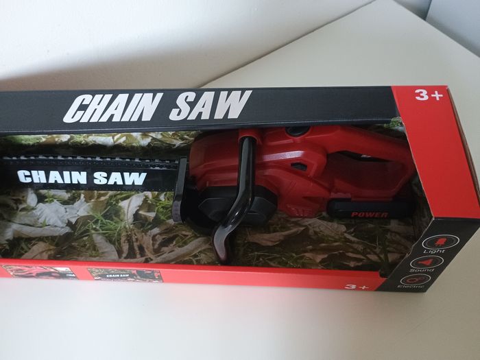 Tronçonneuse électrique enfant neuve son et lumière parfait pour offrir - photo numéro 7