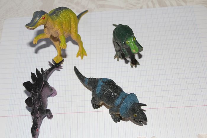 lot 4 dinosaures - photo numéro 2
