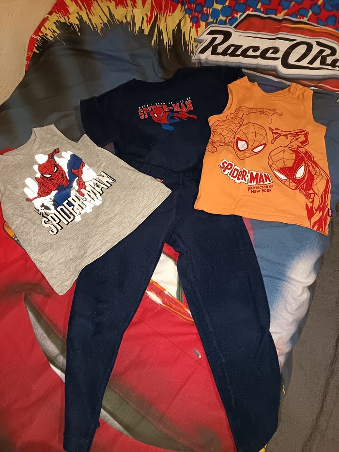 Ensemble pyjama et débardeur Spiderman 5 ans