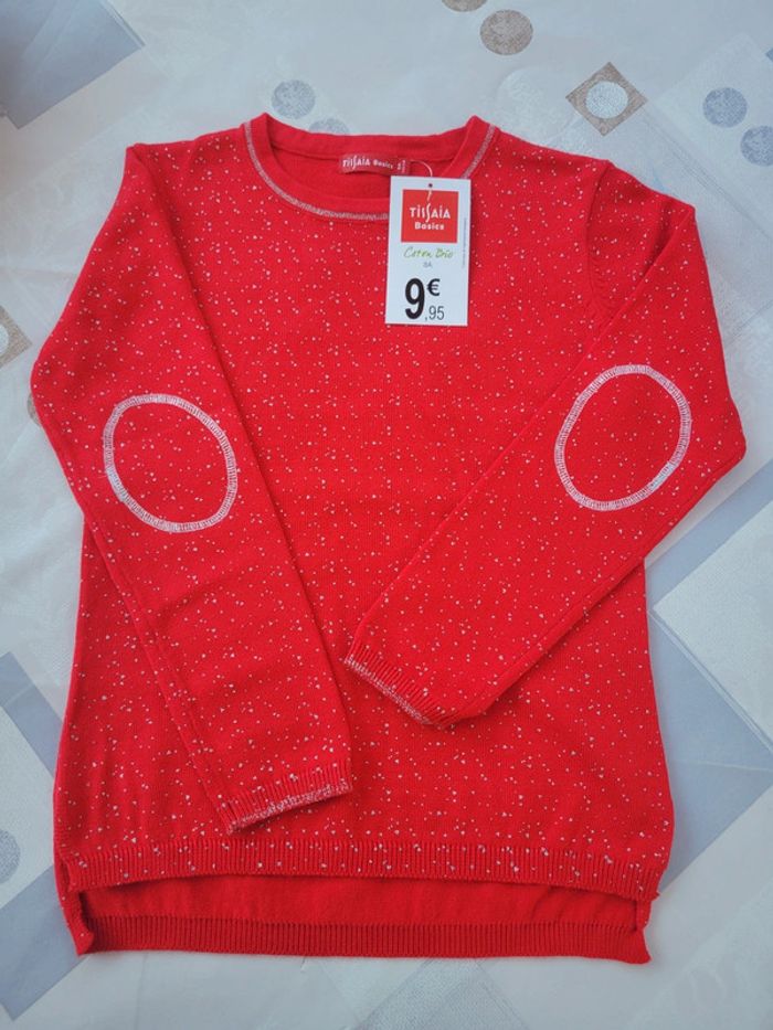 Pull fin rouge motifs argenté