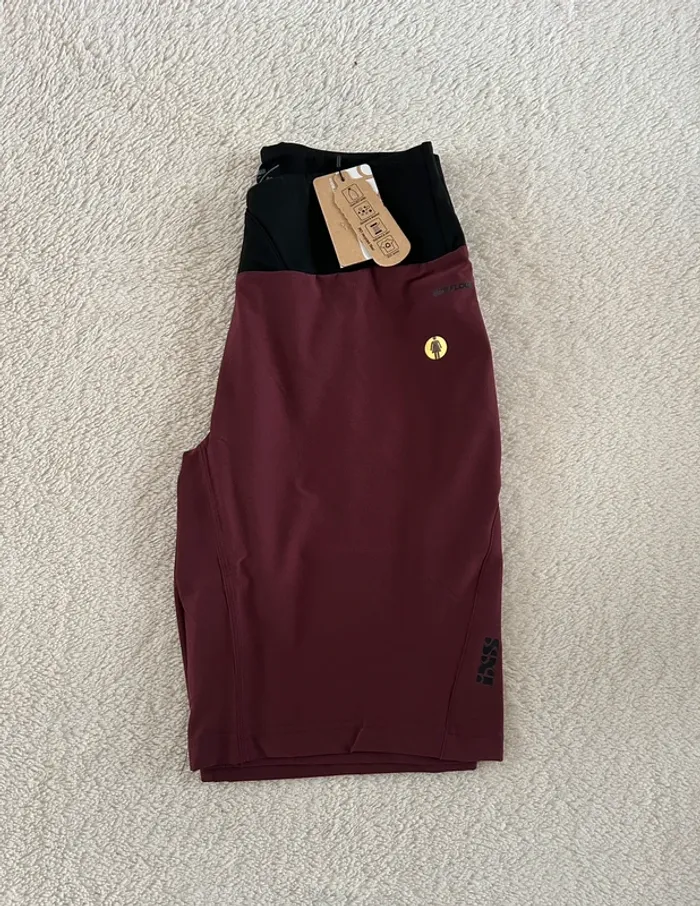 Short IXS - photo numéro 3