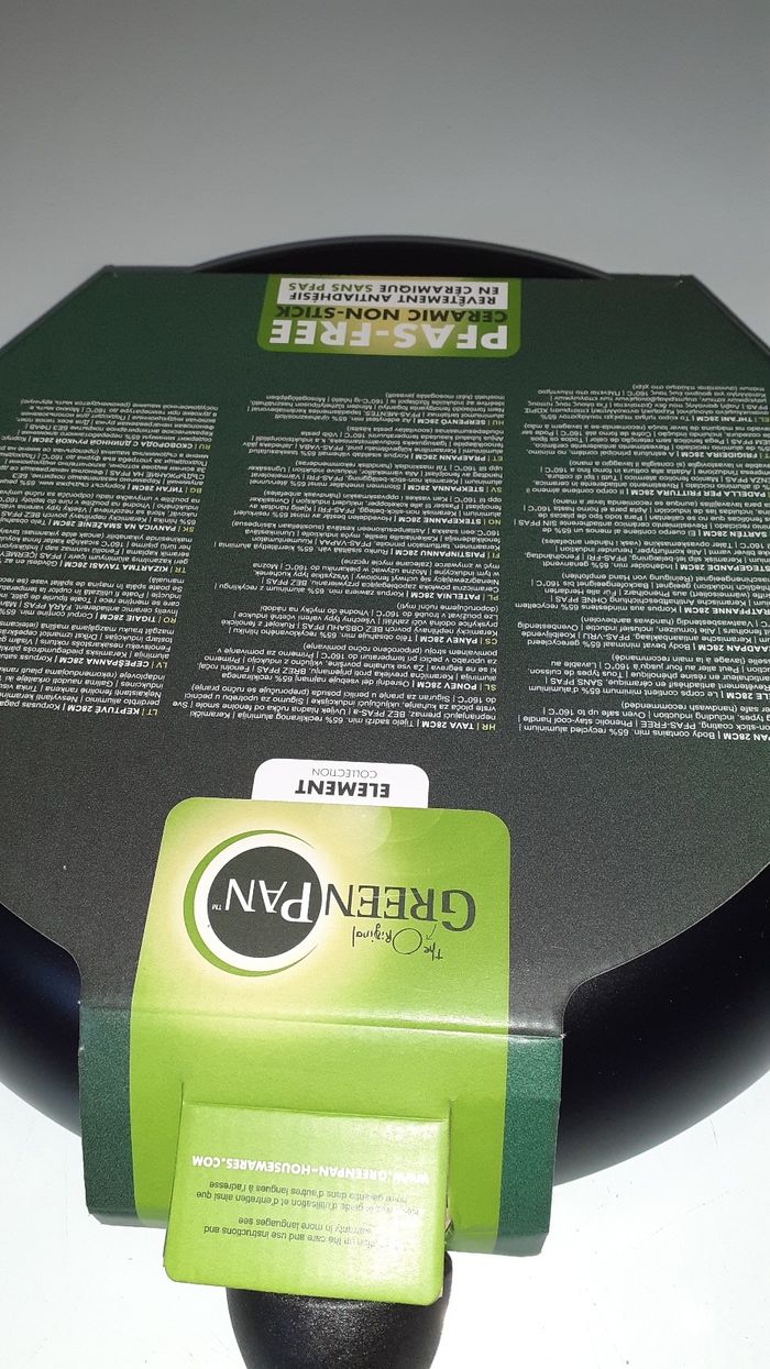 Une poêle neuve - photo numéro 2