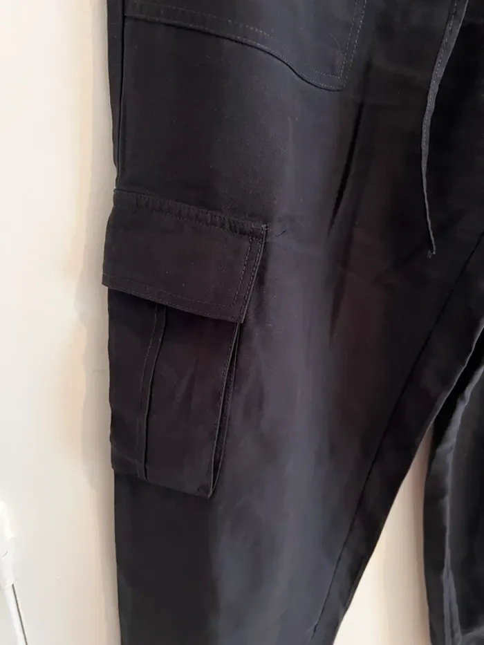 Pantalon pour femme, noir, cargo  taille élastique avec cordon, bas élastique taille 38 zara - photo numéro 3