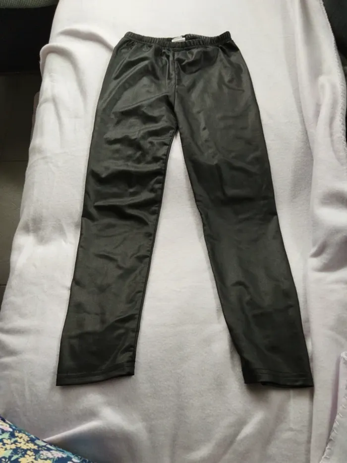 Leggings effet vynile fille
