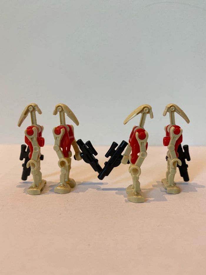 Figurine type lego 4 droïdes de sécurité. Star Wars - photo numéro 2