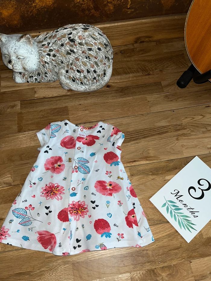 Jolie petite robe catimini très bon état 3 mois/59 cm - photo numéro 2