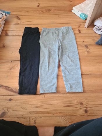2 leggings fin 18-24 mois.