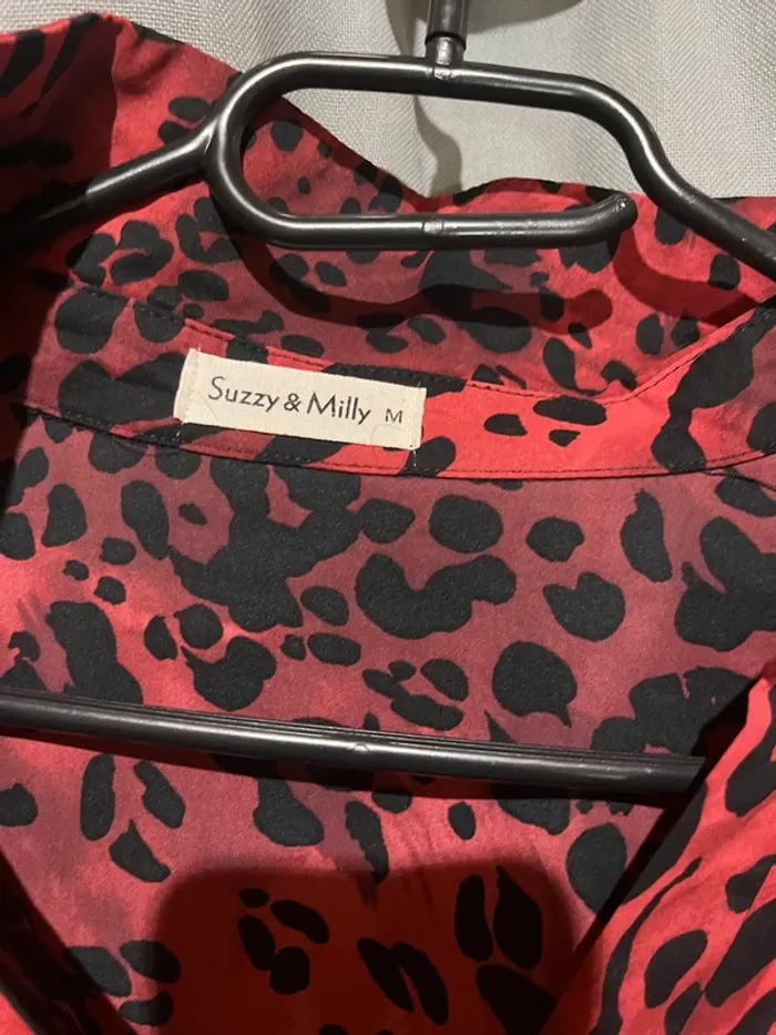 Blouse léopard rouge et noir - photo numéro 2