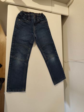 Jean garçon 7/8 ans neuf 