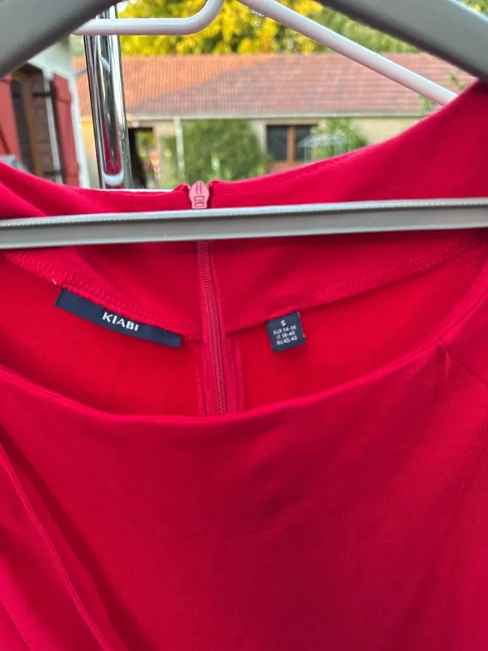 Jolie robe rouge neuve taille S - photo numéro 3