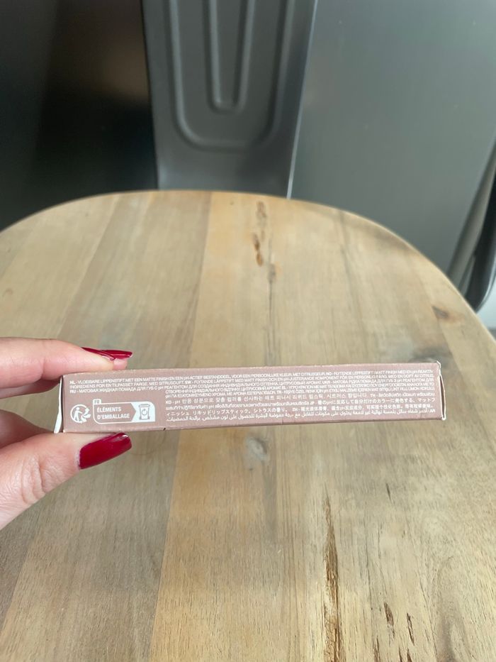 Maquillage Rouge à lèvres liquide Kiko - Teinte 06 Refined Burgundy - Neuf avec boîte - photo numéro 5