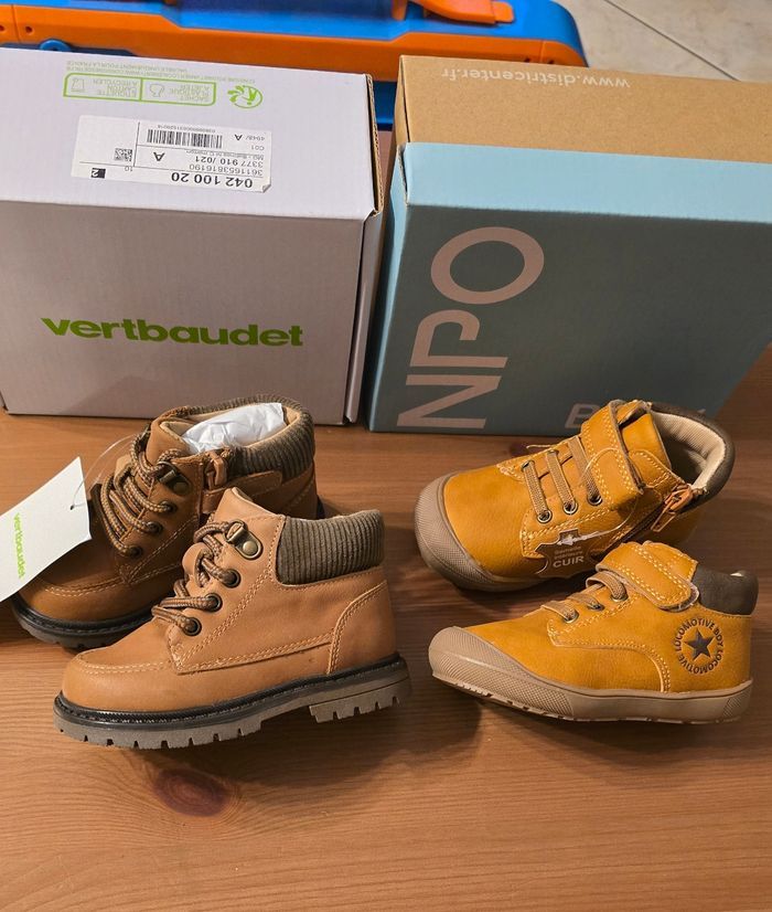 NEUVES !NON PORTÉES 🏷🏷deux paires de bottines pointure 21 et 22 garçon 👌🥰💙