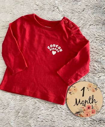 Tee shirt manches longues rouge Kiabi 1 mois