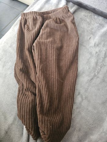 Pantalon.