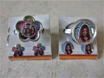 Lot de 2 bagues + 2 paires boucles d’oreilles adhésives Chica Vampiro