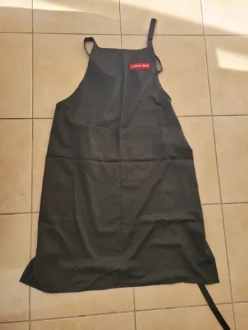 Tablier de cuisine noir neuf