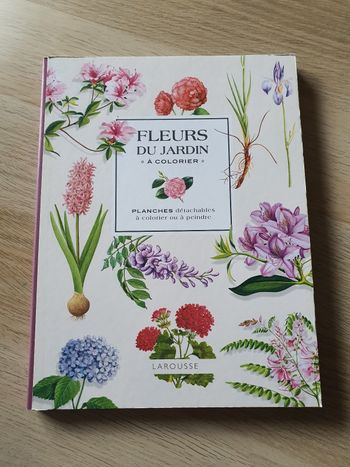Livre "Fleurs du jardin à colorier" Larousse neuf
