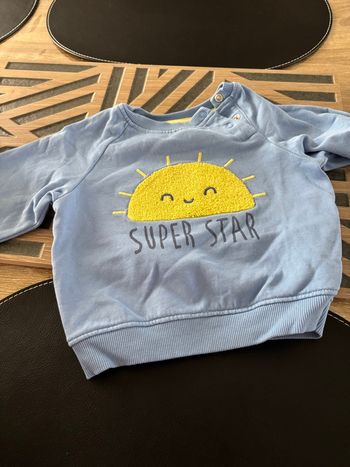 Pull taille 12 mois 