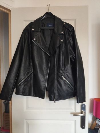 Veste en simili cuir neuve taille 52
