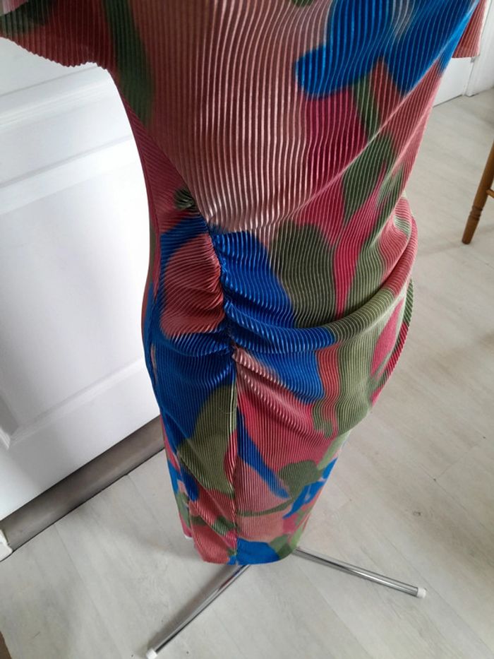 Jolie robe longue multicolore plissée moulante drapée Asos Design - photo numéro 3