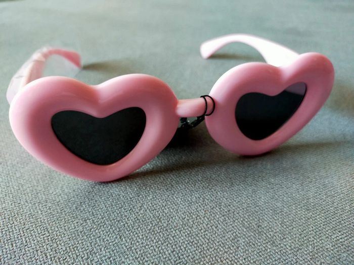Lunettes de soleil cœur rose – Protection UV400 – Neuf avec étiquette - photo numéro 7