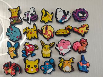 Lot de 20 breloques pokémon Pikachu pour crocs 