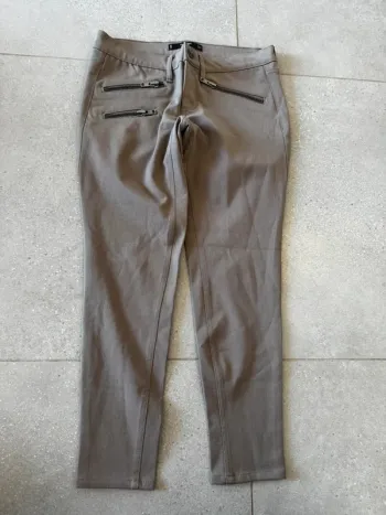 Pantalon marron Mango, taille 40, très bon état, 40x85cm