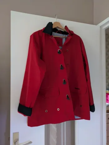 Magnifique veste à capuche rouge Bermudes taille XL