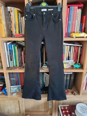 Jean Bershka noir neuf T 38