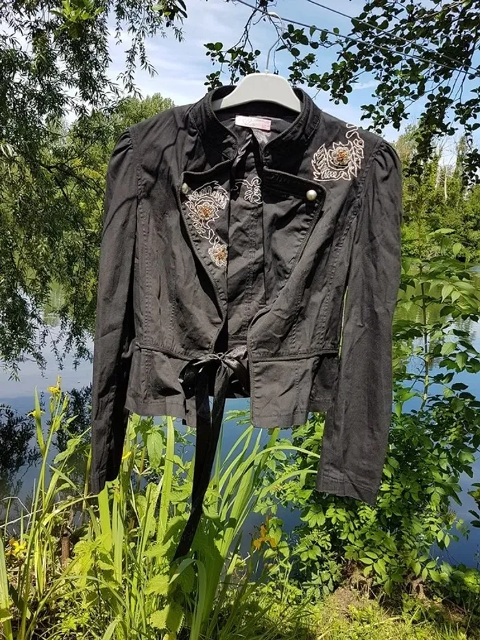 Superbe veste originale T3