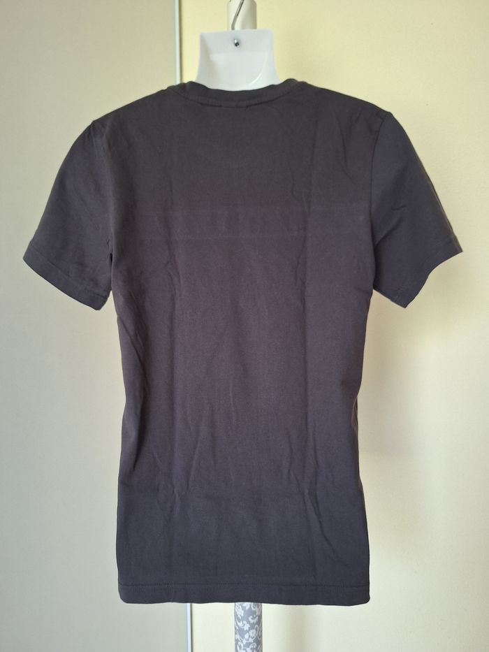 T-shirt taille S marque Nike couleur gris - photo numéro 3