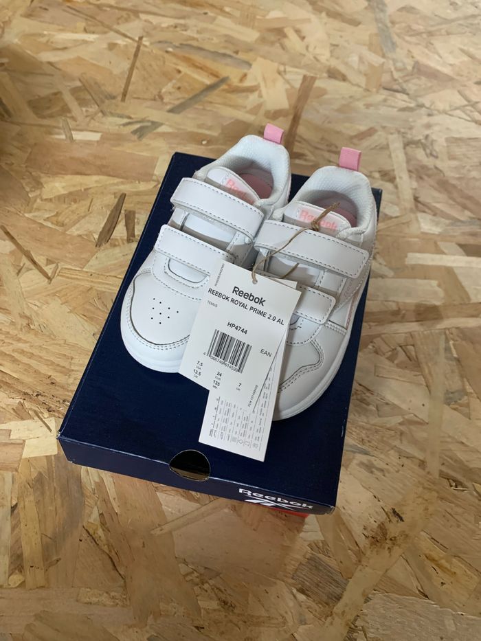 Basket neuve rebook taille 24 - photo numéro 2