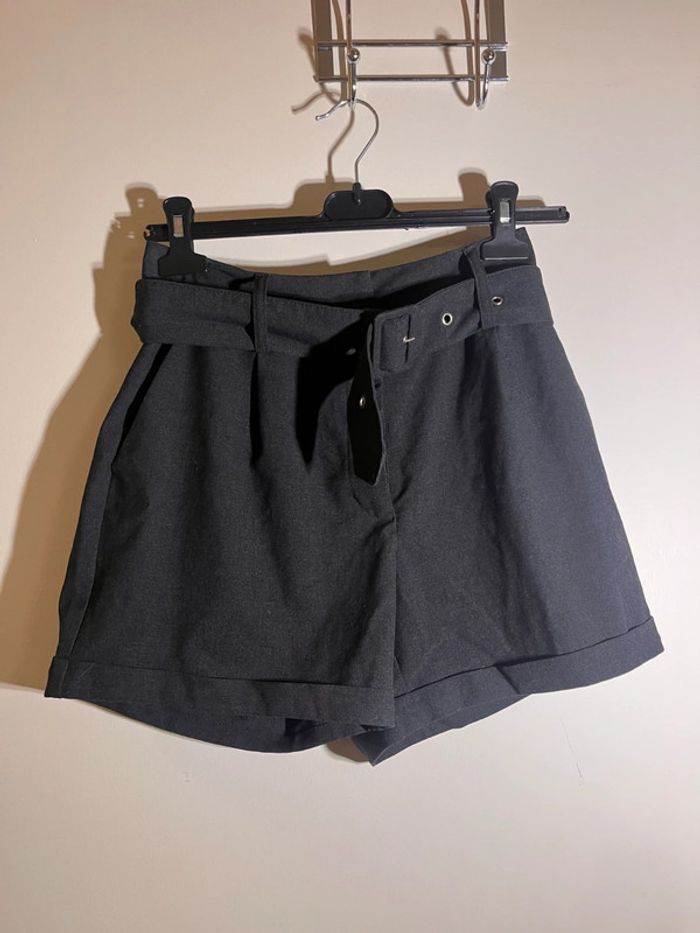 Short taille haute gris jennyfer taille 36