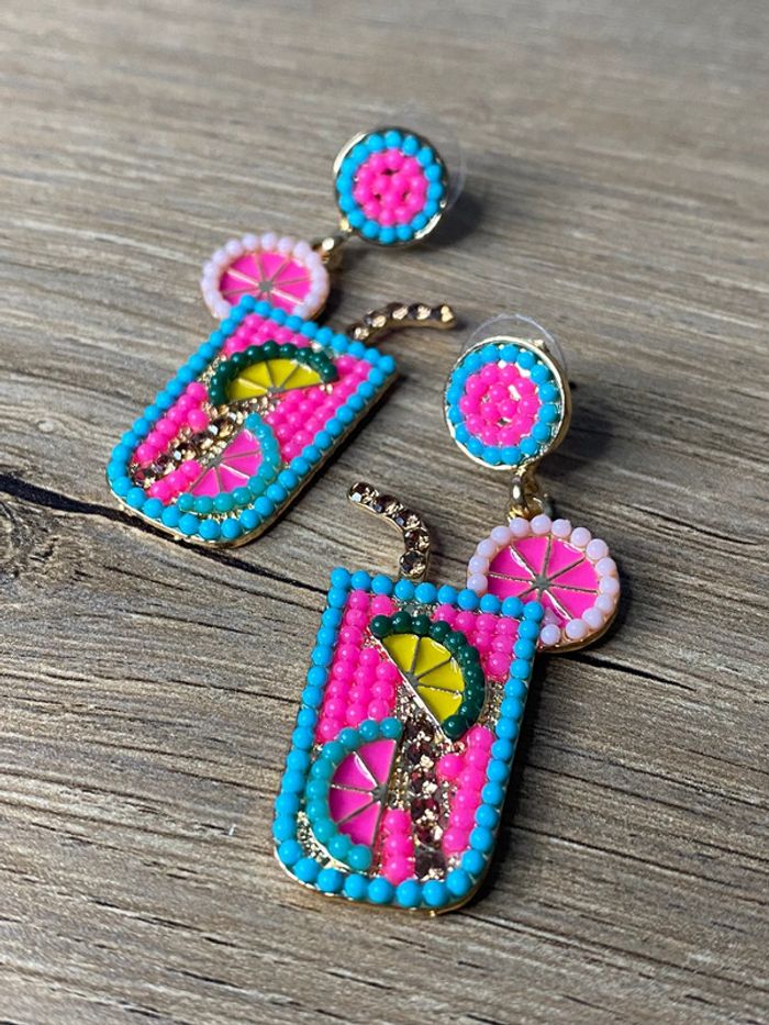Paire de boucles d oreilles cocktail acier perlé tendances