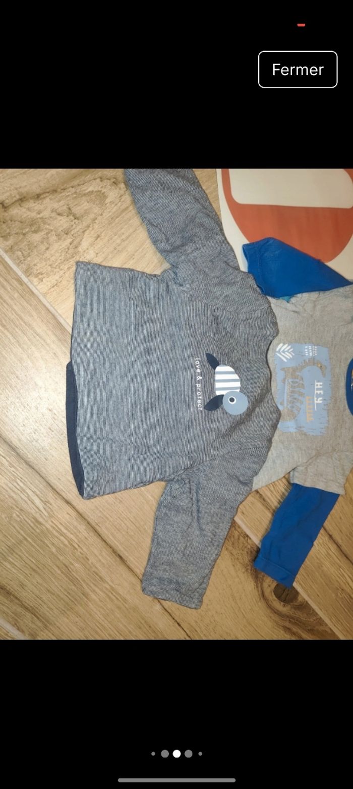 Lot ensemble 
1 salopette Obaibi 
1 t-shirt réversible Obaibi 
1 t-shirt manches courtes Kiabi 
1 t-shirt manches longues dino orchestra 
Taille 1 mois 53-56 cm - photo numéro 4