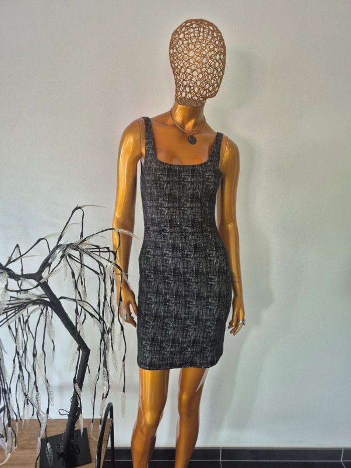 Robe Courte Grise et Noire Femme Taille M/38