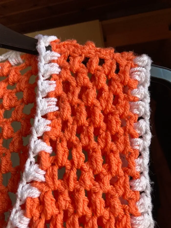 Superbe gilet cardigan sans manches crocheté à la main neuf taille M - photo numéro 11