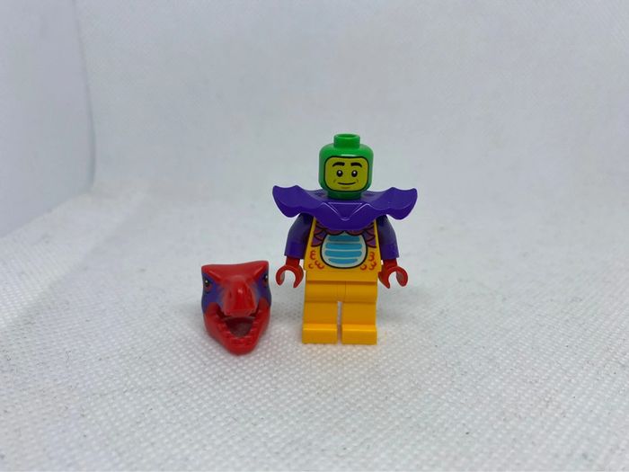Minifigurine lego city dinosaure/dragon comic shop guy, suit guy - photo numéro 5