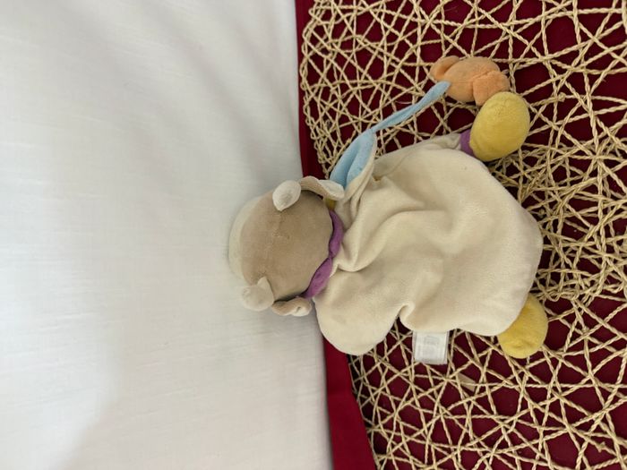 Doudou plat marionnette vache blanc rose avec bonbons DOUDOU ET COMPAGNIE - photo numéro 2