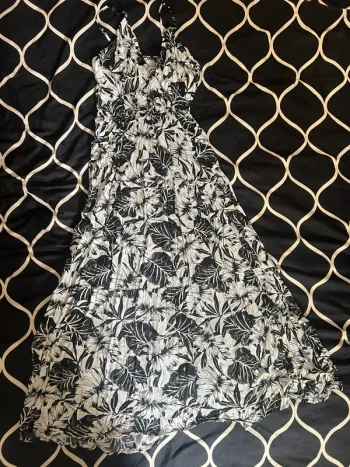 Robe longue feuille noir doré T.S/M