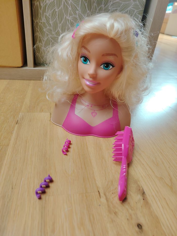 Tête à coiffer barbie