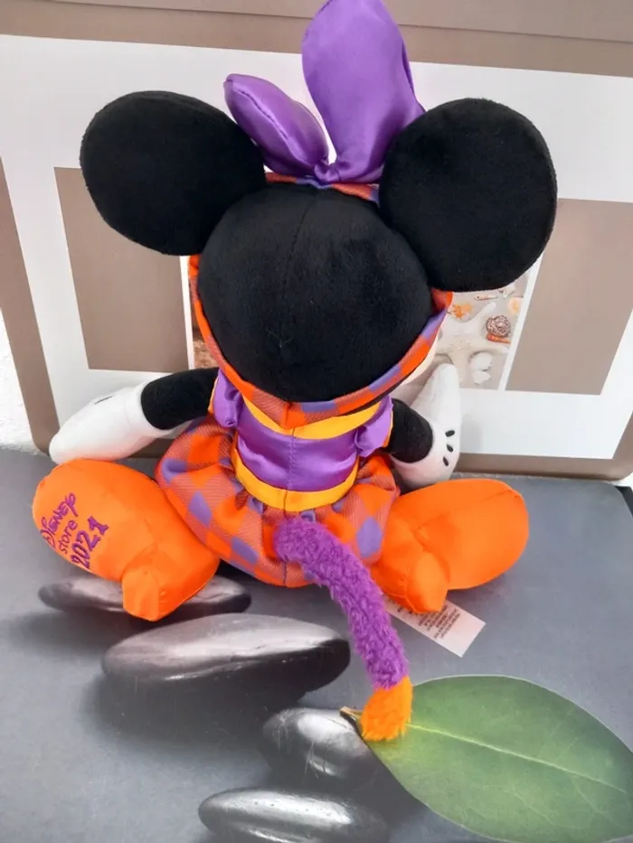 2 peluches Disney store 2021 série halloween 🎃 40cm - photo numéro 9