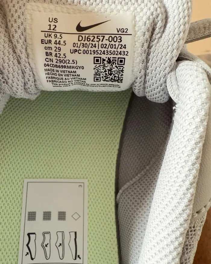 Nike Tanjun – Taille 44,5 – gris/blanc – Neuf avec étiquette - photo numéro 15