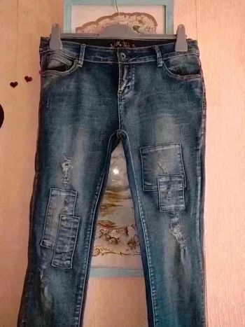 jean troué de chez Jolifly Taille petit XL plutôt un 38