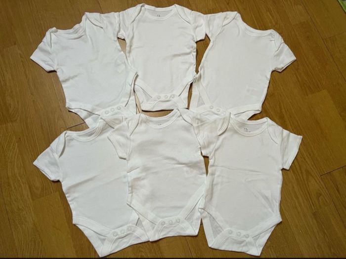 Lot de 6 bodies manches courtes 1 mois